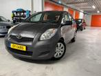 Toyota Yaris 1.3 VVT-i Now – Betrouwbaar & zuinig, Bedrijf, Handgeschakeld, Yaris, Zilver of Grijs