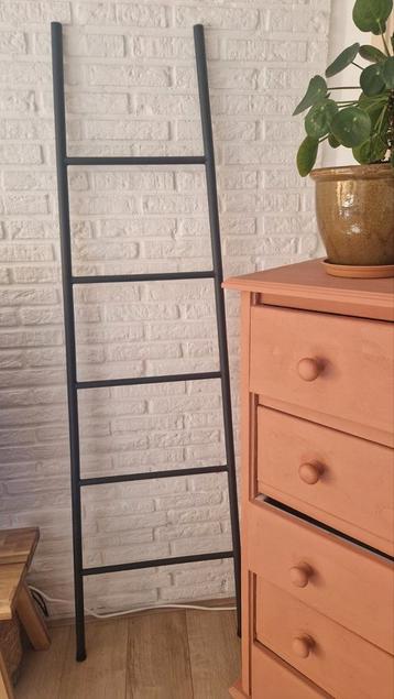 Decoratieve trap beschikbaar voor biedingen