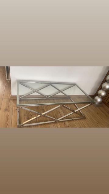 Salon tafel  beschikbaar voor biedingen