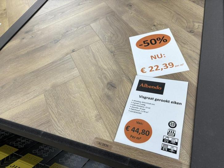 8mm Visgraat gerookt eiken laminaat  nu €22,39, Huis en Inrichting, Stoffering | Vloerbedekking, Nieuw, Laminaat, Wit, Crème, Beige