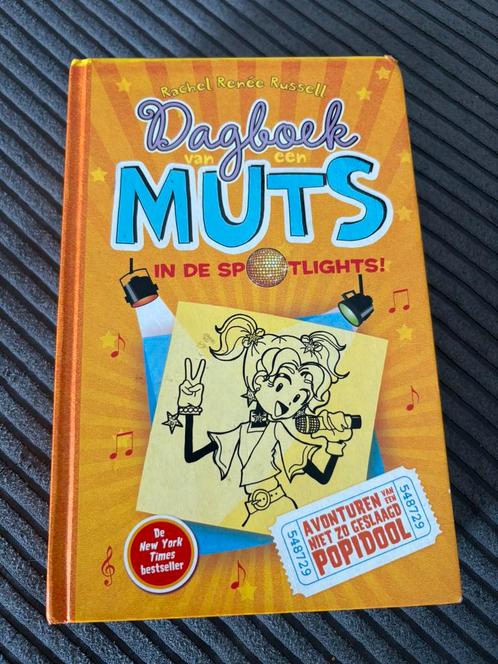 Rachel Renée Russell - In de spotlights!, Boeken, Kinderboeken | Jeugd | 10 tot 12 jaar, Gelezen, Ophalen of Verzenden