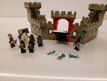 Lego Ridder Kasteel (vintage lego met instructieboekje) beschikbaar voor biedingen