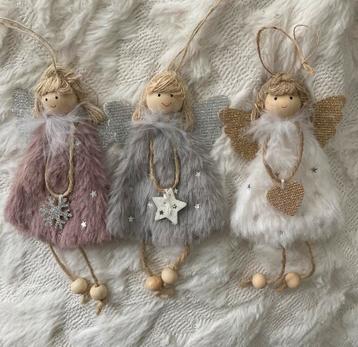 Drie pluche engeltjes kerstengel kerstboomhanger roze wit beschikbaar voor biedingen