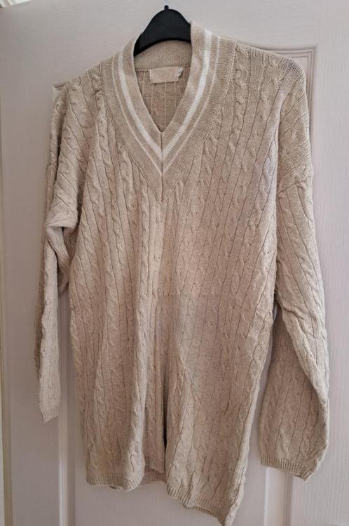 Leuke beige kabel trui met V-hals maat 42 / 44 maat L/ XL, Kleding | Dames, Truien en Vesten, Gedragen, Maat 42/44 (L), Beige