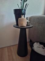 Zwart houten bijzettafel, Huis en Inrichting, Tafels | Bijzettafels, Minder dan 55 cm, Rond, Zo goed als nieuw, Modern