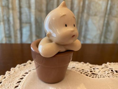 Nao by Lladró – Baby in Plantenpot #5031, Antiek en Kunst, Curiosa en Brocante, Ophalen of Verzenden