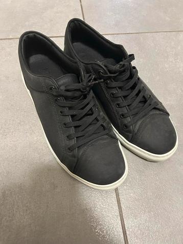 Zwarte Sneakers ETQ beschikbaar voor biedingen