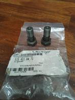 Mercedes w114 w115 remklauw ophang bouten oem 1154210471, Auto-onderdelen, Ophalen of Verzenden, Nieuw, Mercedes-Benz