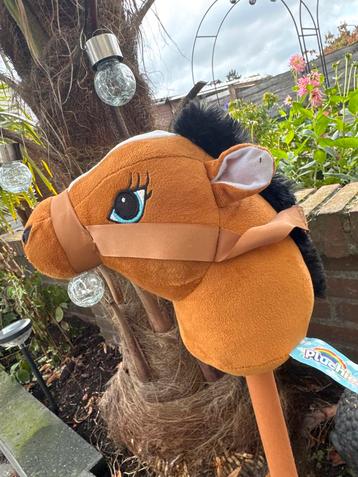 Hobbyhorse/stokpaard met geluid beschikbaar voor biedingen