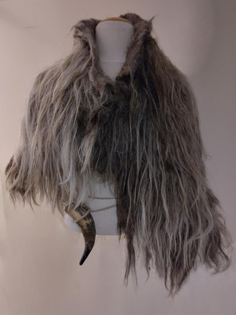 Ruige vilten Harige Cape - Perfect voor fantasyfestivals!, Carnaval, Maat 46/48 (XL) of groter, Ophalen of Verzenden, Kleding