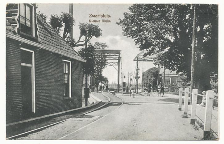 Zwartsluis   Nieuwe Sluis   (met tramrails Zwolle-Blokzijl), Verzamelen, Ansichtkaarten | Nederland, Gelopen, Overijssel, 1920 tot 1940
