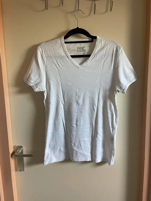 Basic wit t-shirt met V-hals - WE, Kleding | Heren, T-shirts, Zo goed als nieuw, Maat 48/50 (M), Wit, Ophalen of Verzenden