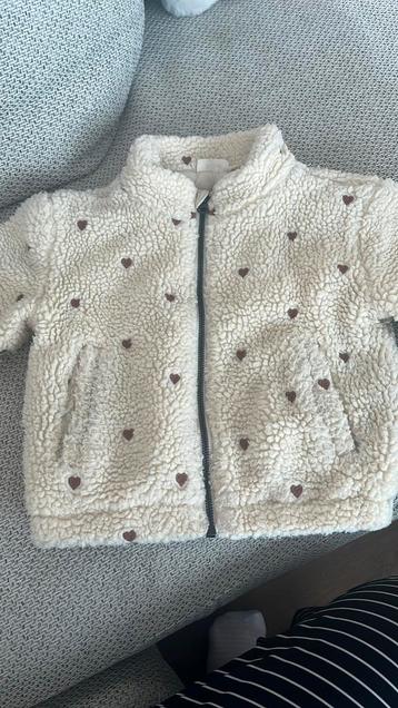 Lil Atelier hartjes jas 92 beschikbaar voor biedingen