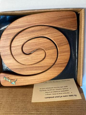 Nieuw-Zeeland Rimu hout spiraal onderzetter beschikbaar voor biedingen