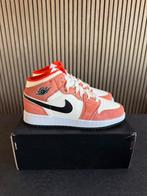 Nike Air Jordan 1 Mid Orange Suede Maat 37.5, --, Nike, Nieuw, Oranje