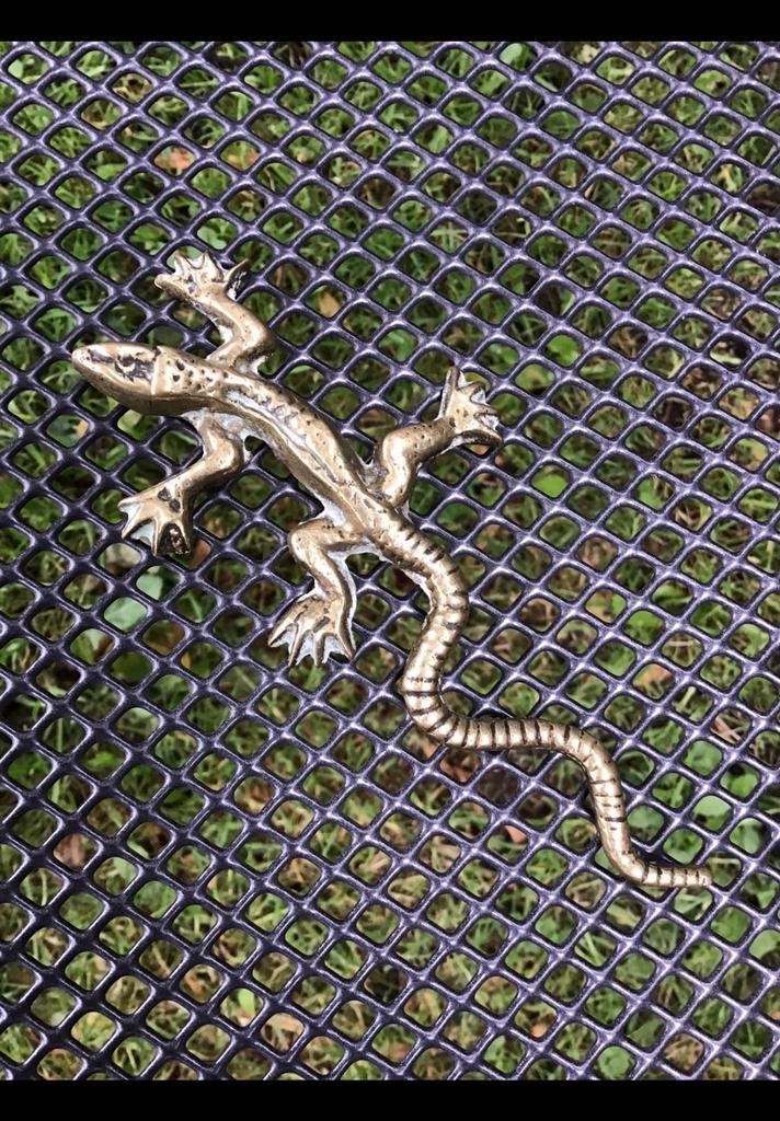 Messing, geel koper. Salamander, hagedis of gekko? Ong 13 cm, Antiek en Kunst, Antiek | Koper en Brons, Ophalen of Verzenden