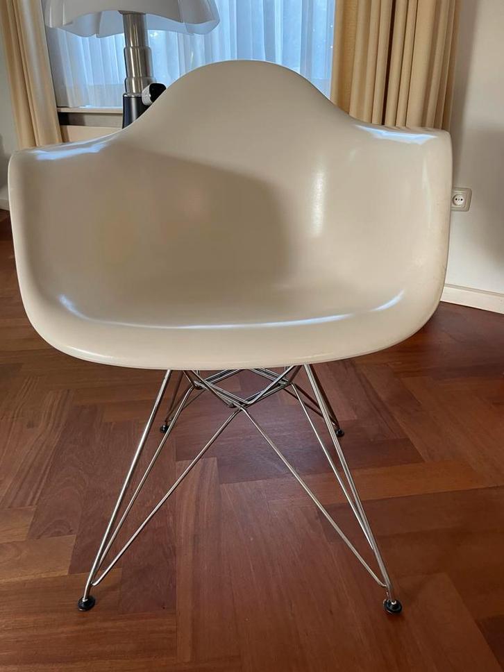 3 Kuipstoelen - Wit & Beige, Huis en Inrichting, Stoelen, Gebruikt, Drie, Kunststof, Wit, Ophalen of Verzenden