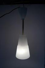 Vintage hanglamp ribbel reliëf mat glas bakeliet wit ddr?., Huis en Inrichting, Lampen | Hanglampen, Gebruikt, Vintage, Ophalen of Verzenden