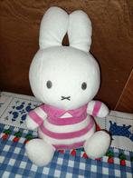 Nijntje knuffel met roze wit gestreept shirt met rammelaar, Ophalen of Verzenden, Konijn