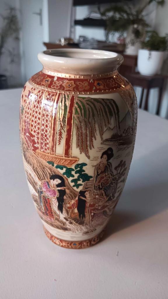 Satsuma vaasje uit China, Antiek en Kunst, Antiek | Vazen, Ophalen of Verzenden