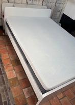 Erg net IKEA Askvoll wit tweepersoonsbed met telefoonoplader, Ophalen, Tweepersoons, 140 cm, Zo goed als nieuw