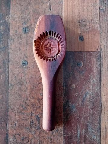  Vintage Houten Koekjesvorm met Zonnepatroon beschikbaar voor biedingen