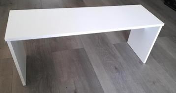 Stevige zitbank ook als bijzettafel te gebruiken beschikbaar voor biedingen