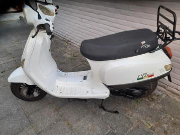 btc riva model met blauw kenteken en papieren  beschikbaar voor biedingen