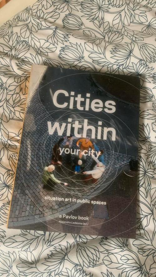 Cities within your city, Boeken, Overige Boeken, Zo goed als nieuw, Ophalen of Verzenden