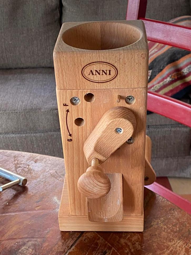 ANNI Flockenquetsche - Handmatige Graanvlokker, Huis en Inrichting, Keuken | Keukenbenodigdheden, Zo goed als nieuw, Ophalen of Verzenden