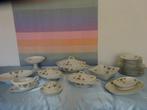 antiek servies met viooltjes en madeliefjes, Ophalen