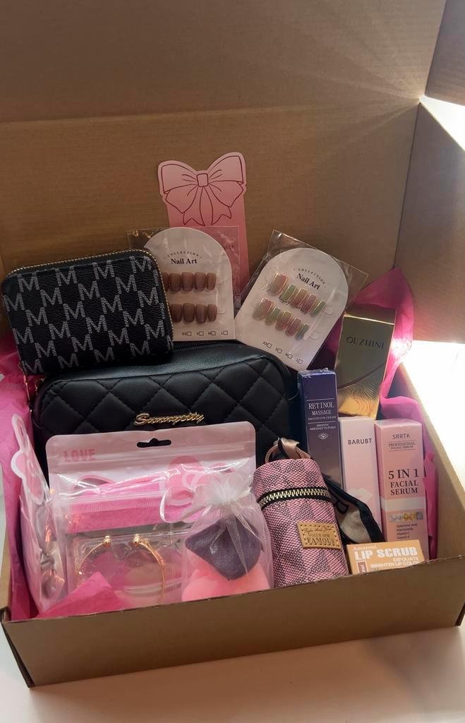 Beauty Box - Make-up, Nagels & Meer!, Sieraden, Tassen en Uiterlijk, Uiterlijk | Cosmetica en Make-up, Nieuw, Make-up, Gehele gezicht