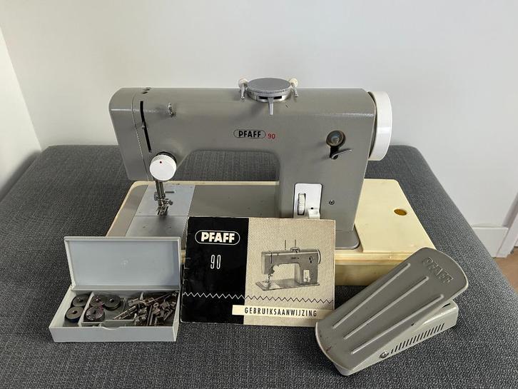 Pfaff 90 naaimachine in zeer goede staat, Hobby en Vrije tijd, Naaimachines en Toebehoren, Zo goed als nieuw, Naaimachine, Pfaff