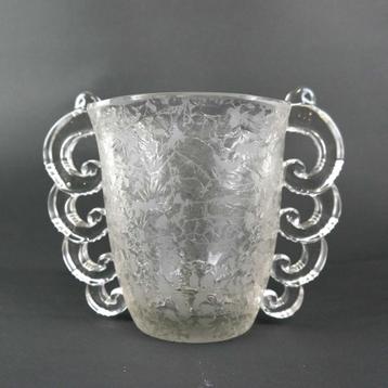 Vaas van Pierre D'Avesn (1901-1990) beschikbaar voor biedingen