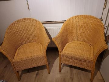 2 mooie bruine comfortable rotan stoelen. t.e.a.b. beschikbaar voor biedingen