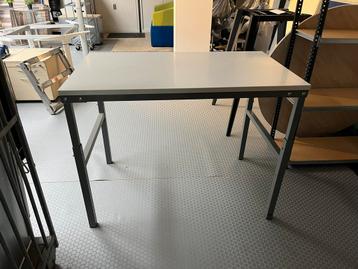 Treston inpaktafel / werktafel max. 93 cm hoog beschikbaar voor biedingen