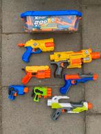 Diverse NERF en X-SHOT pistolen en doos vol pijltjes, Ophalen, Zo goed als nieuw