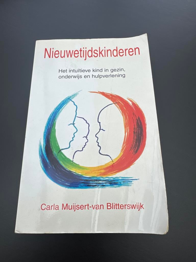 Nieuwetijdskinderen - Carla Muijsert-van Blitterswijk, Ophalen of Verzenden, Zo goed als nieuw, Overige onderwerpen