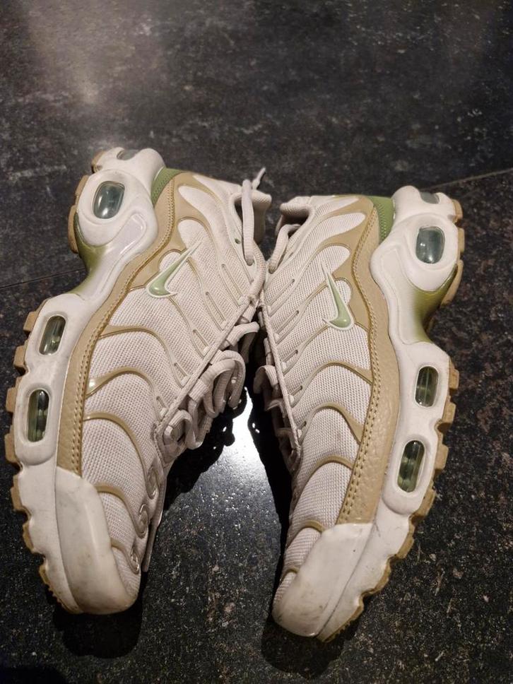 Nike Air Max Plus Light Bone Honeydew Alligator maat 36,5, Kleding | Dames, Schoenen, Gedragen, Sneakers of Gympen, Beige, Ophalen of Verzenden
