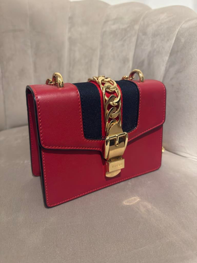 Gucci tas - Rood, Sieraden, Tassen en Uiterlijk, Tassen | Damestassen, Ophalen of Verzenden, Zo goed als nieuw, Rood, Schoudertasje