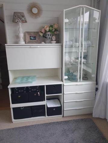 Vitrinekast en klepkast beschikbaar voor biedingen