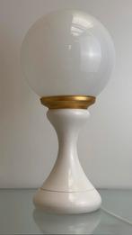 Vintage tafellamp bollamp glazen melkglas bol houten voet, ., Zo goed als nieuw, ., Minder dan 50 cm