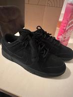 Nike Dunk Low SE Triple Black (42), Kleding | Heren, Schoenen, Zwart, Nike, Nieuw, Ophalen of Verzenden
