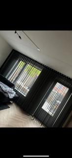 Zwart inbetween gordijnen, Huis en Inrichting, Stoffering | Gordijnen en Lamellen, Ophalen of Verzenden, Zwart, 200 cm of meer