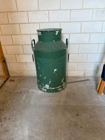 Ouderwetse Melkemmer - Groen beschikbaar voor biedingen
