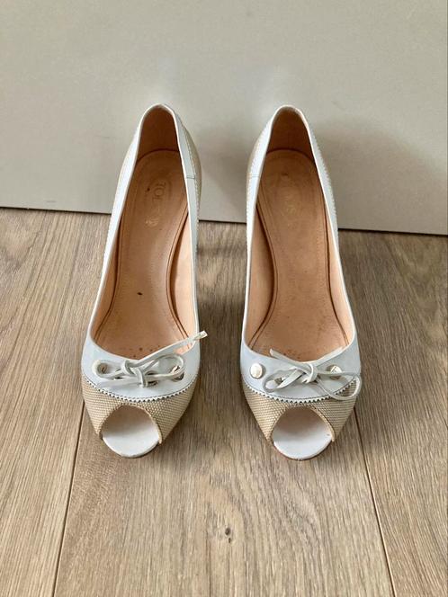 Wit/beige Tod’s pumps - maat 38 1/3, Kleding | Dames, Schoenen, Zo goed als nieuw, Pumps, Wit, Ophalen of Verzenden