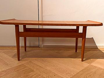 Vintage Scandinavische salontafel uit 1950 beschikbaar voor biedingen