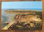 Vlieland Panorama (Aerophoto Eelde, luchtfoto, Waddeneiland), Verzamelen, Ansichtkaarten | Nederland, Ophalen of Verzenden, 1980 tot heden