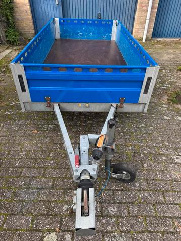 Nette degelijke aluminium geremde aanhanger Humbaur beschikbaar voor biedingen