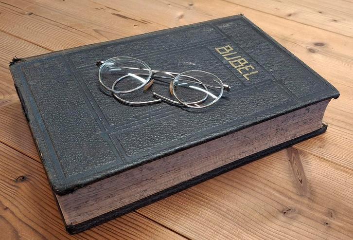 Grote Oude Bijbel uit 1932., Antiek en Kunst, Antiek | Boeken en Bijbels, Ophalen of Verzenden